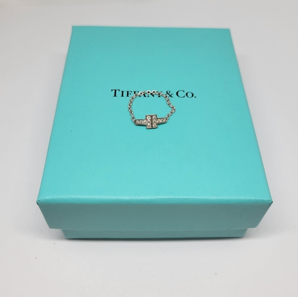 Tiffany "T" Diamond Chain Ring - Picture 3 of 10
